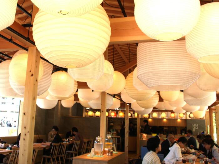 岐阜城楽市「四季彩うどん 華きんとん」店内